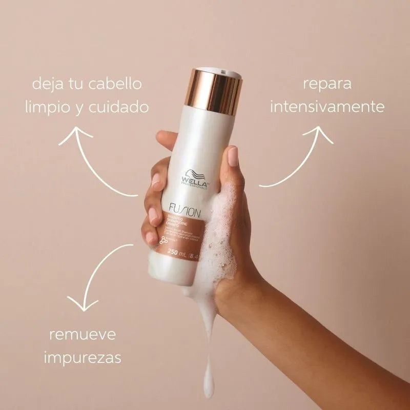 Shampoo reparador Wella Professionals Fusion Intense Repair Shampoo 250ml