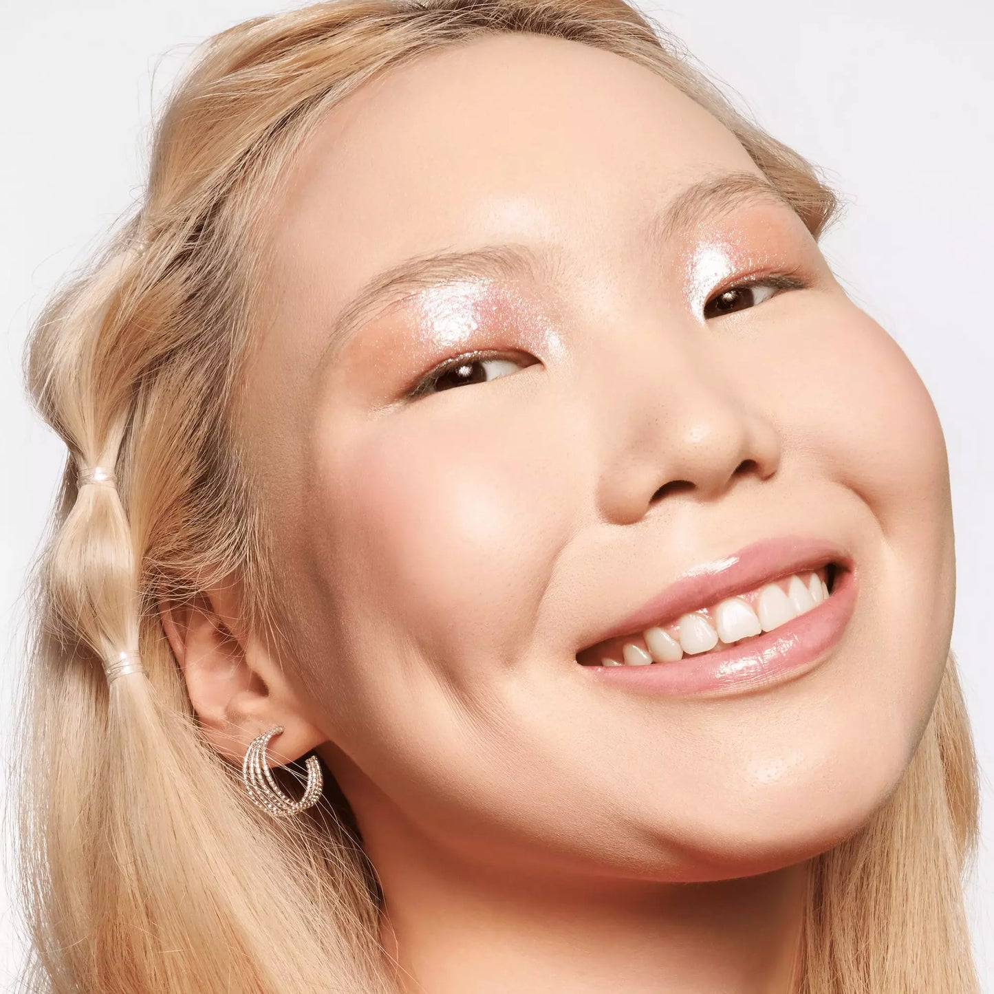 Base Essence Soft Touch Mousse Makeup 16g