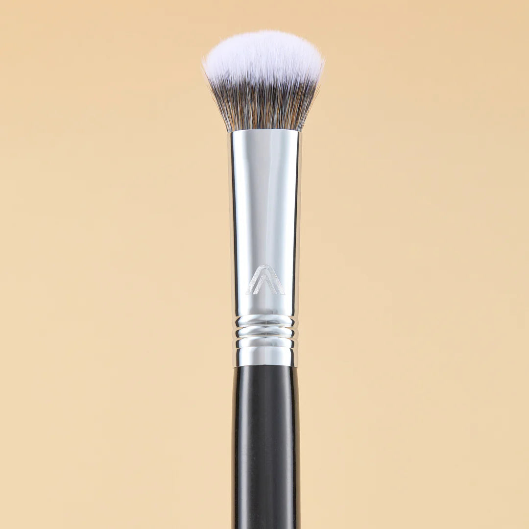 Brocha para corrector o contorno Atenea Runway Collection JL23