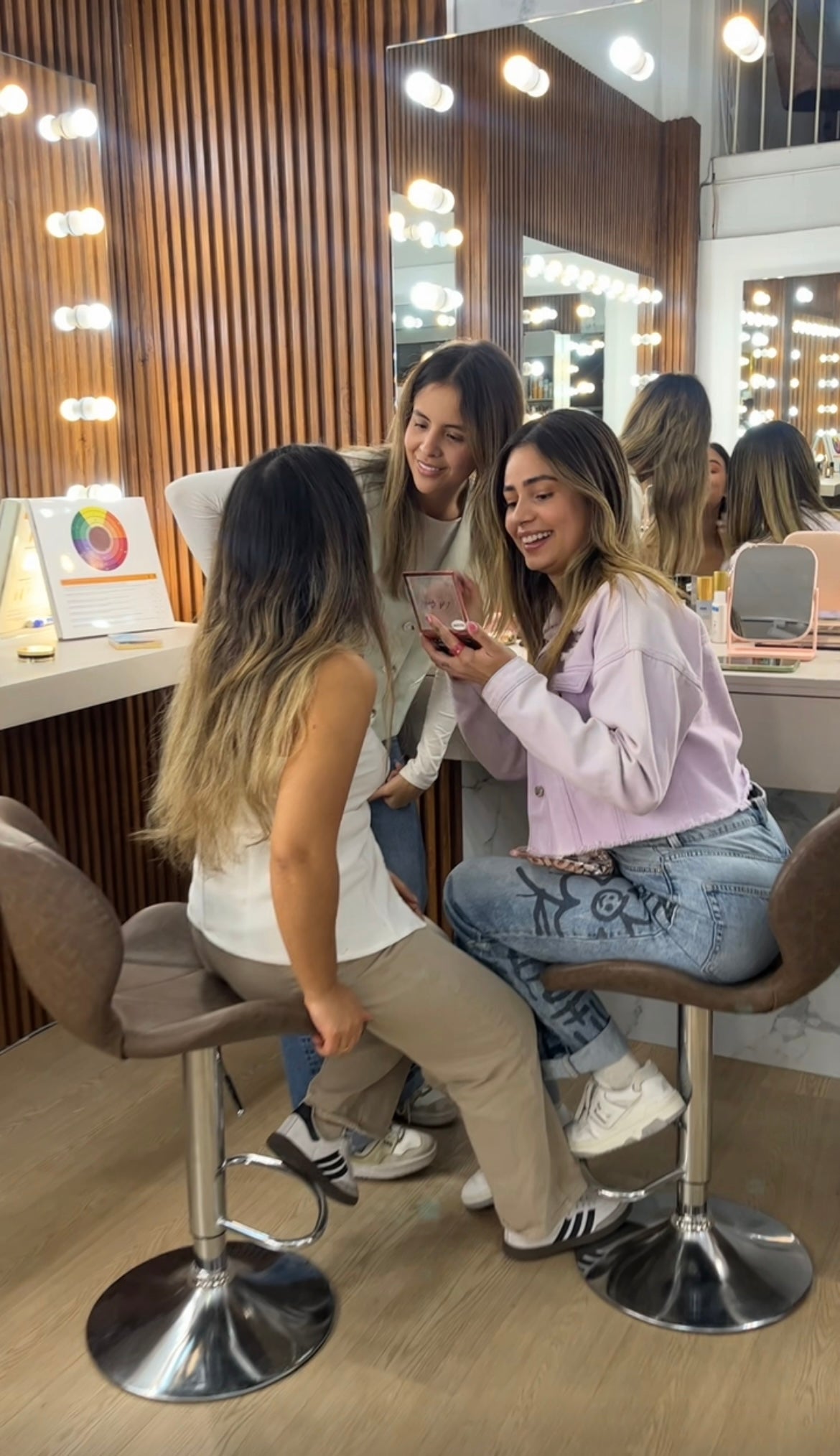 Taller de Automaquillaje con Amigas