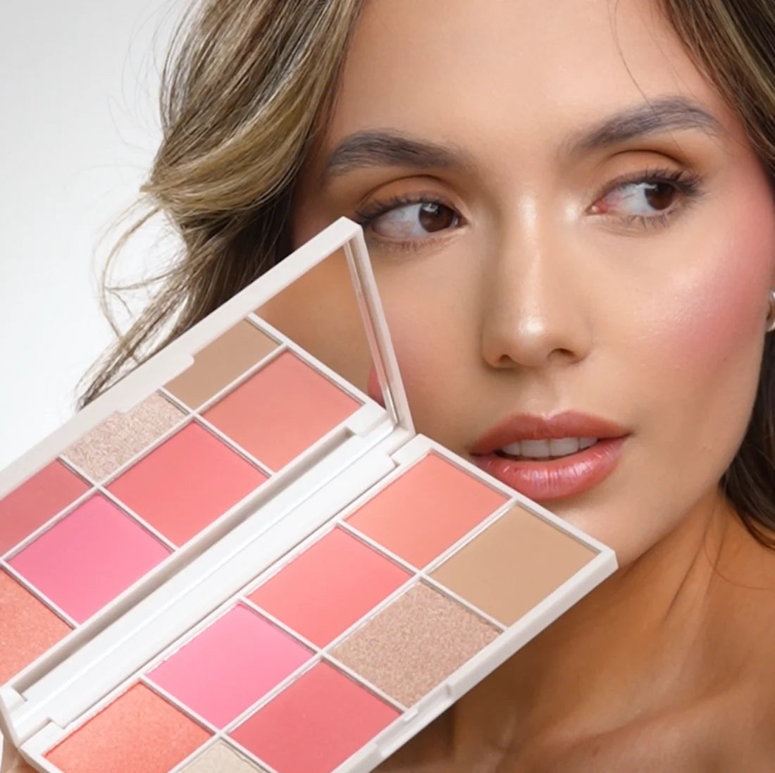 Paleta de rubores, bronceadores e iluminadores Montoc Light Set Face Palette 8T