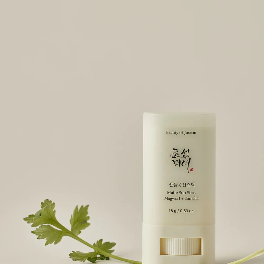 Protector solar en barra mate con Artemisa y Camelia Beauty of Joseon Matte Sun Stick Mugwort + Camelia 18g