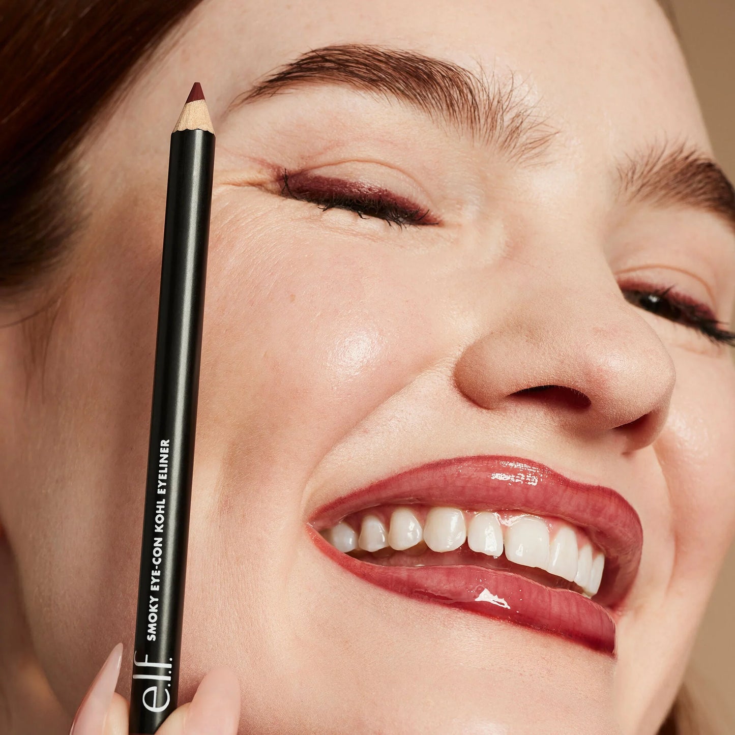 Lapiz de labios y ojos E.l.f. Smoky Kohl Eyeliner Berry Necessary