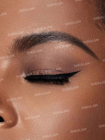 Delineador líquido negro a prueba de agua Sheglam Pro Precision Waterproof Liquid Eyeliner Black