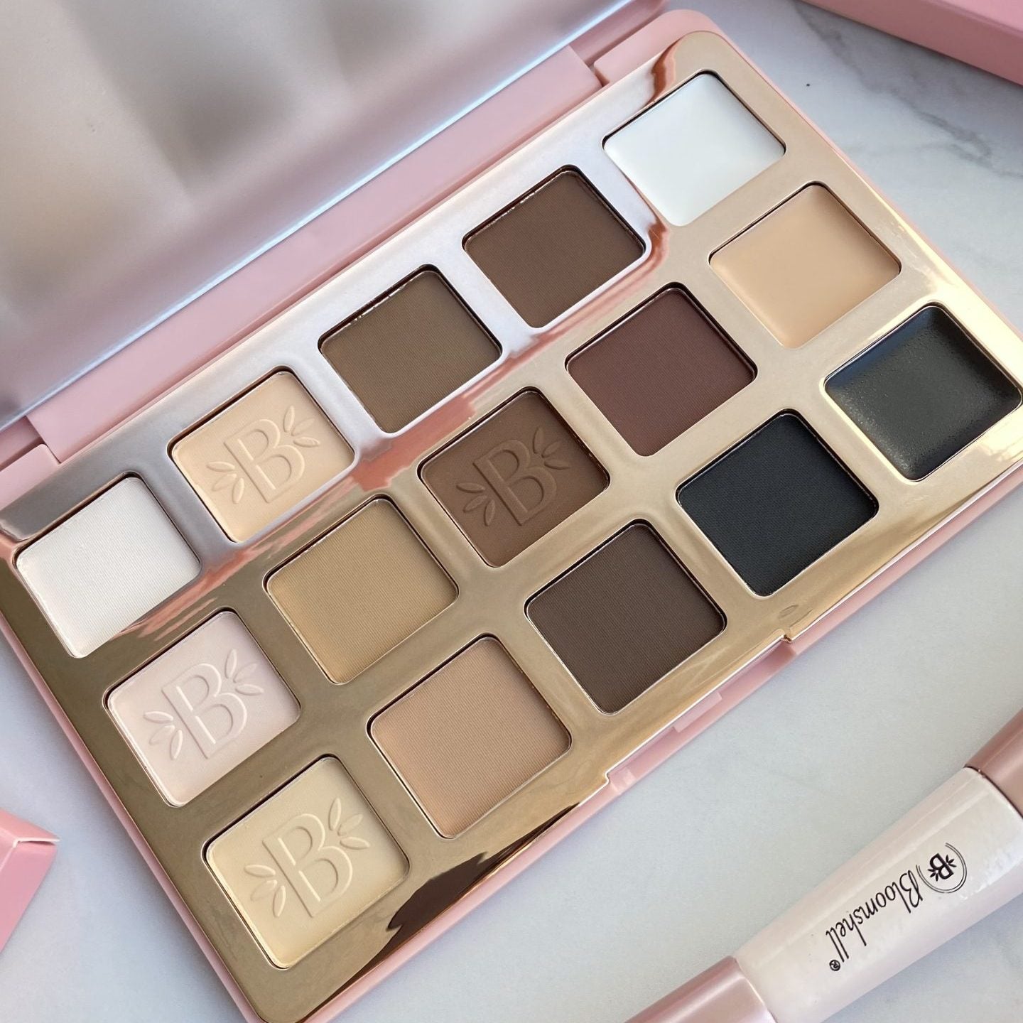 Paleta de sombras Blomshell Bloom Nude Allure mate 02