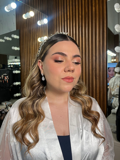 Plan Classic Bride - Maquillaje y Peinado de Novia