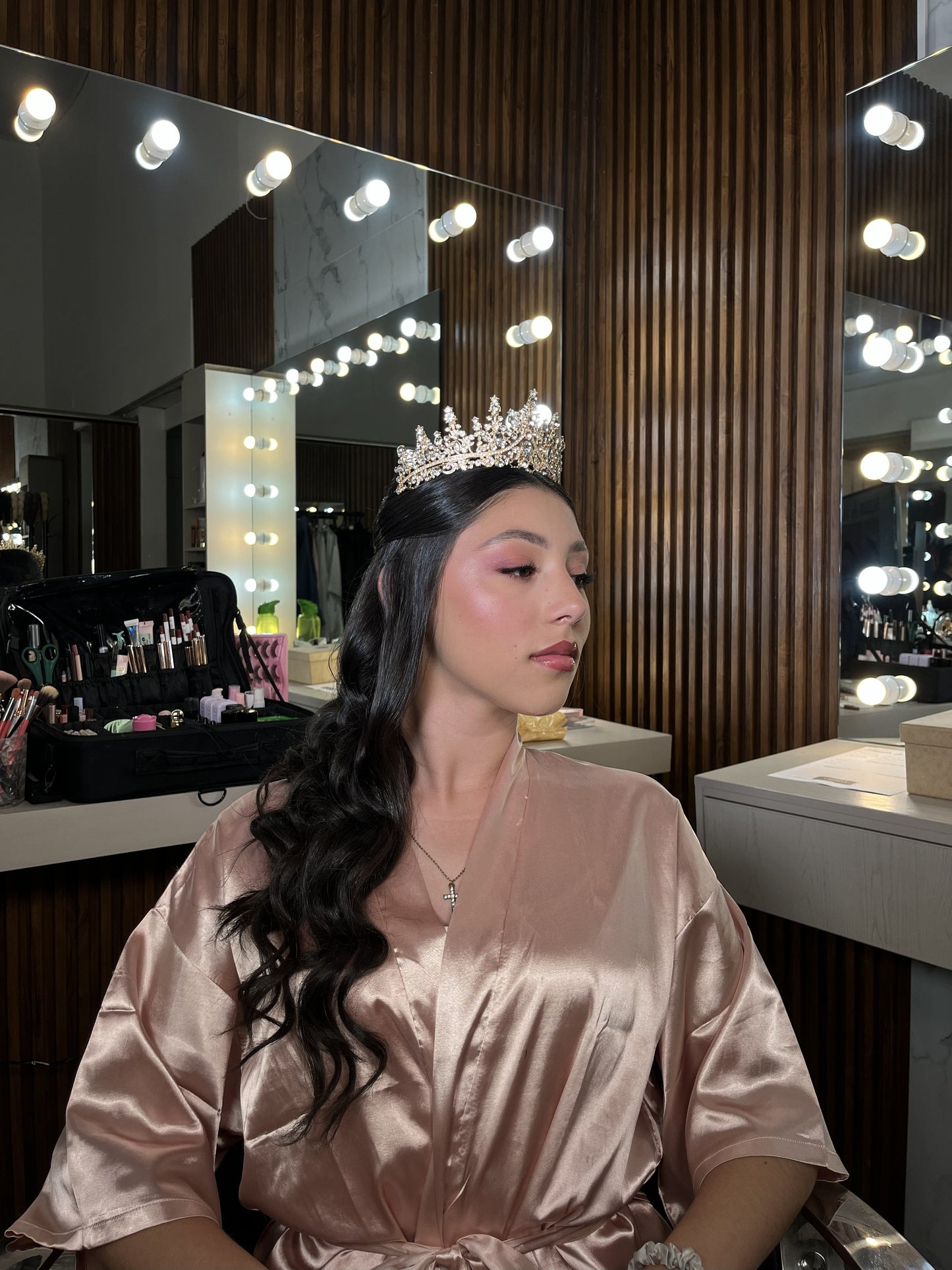 Plan Lovely Glow - Maquillaje y Peinado de Quinceañera