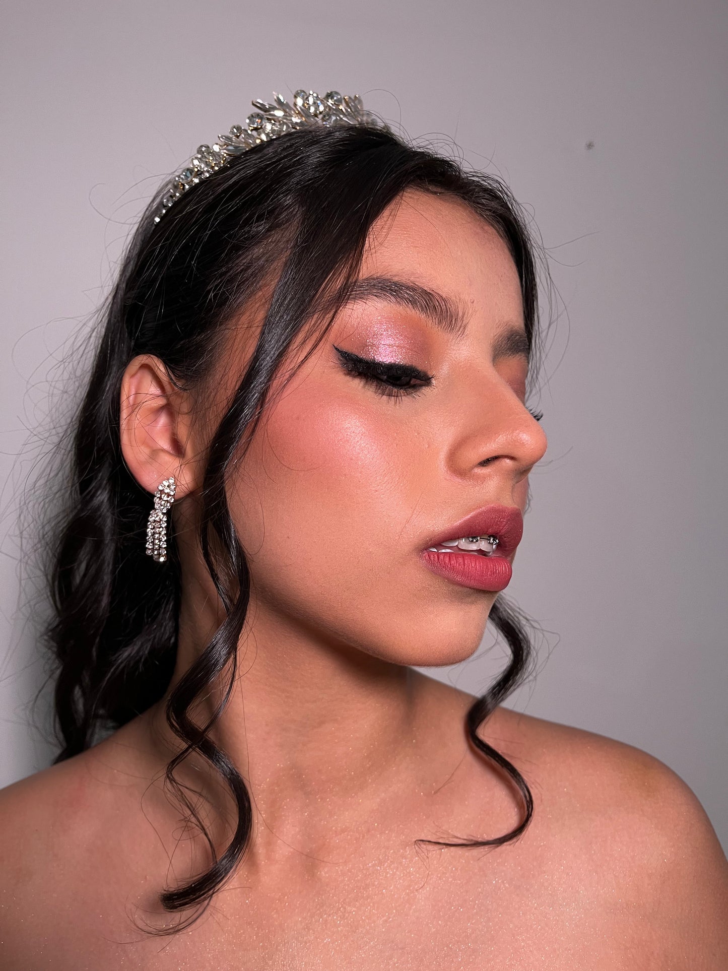 Plan Magic Glow - Maquillaje y Peinado de Quinceañera con Prueba