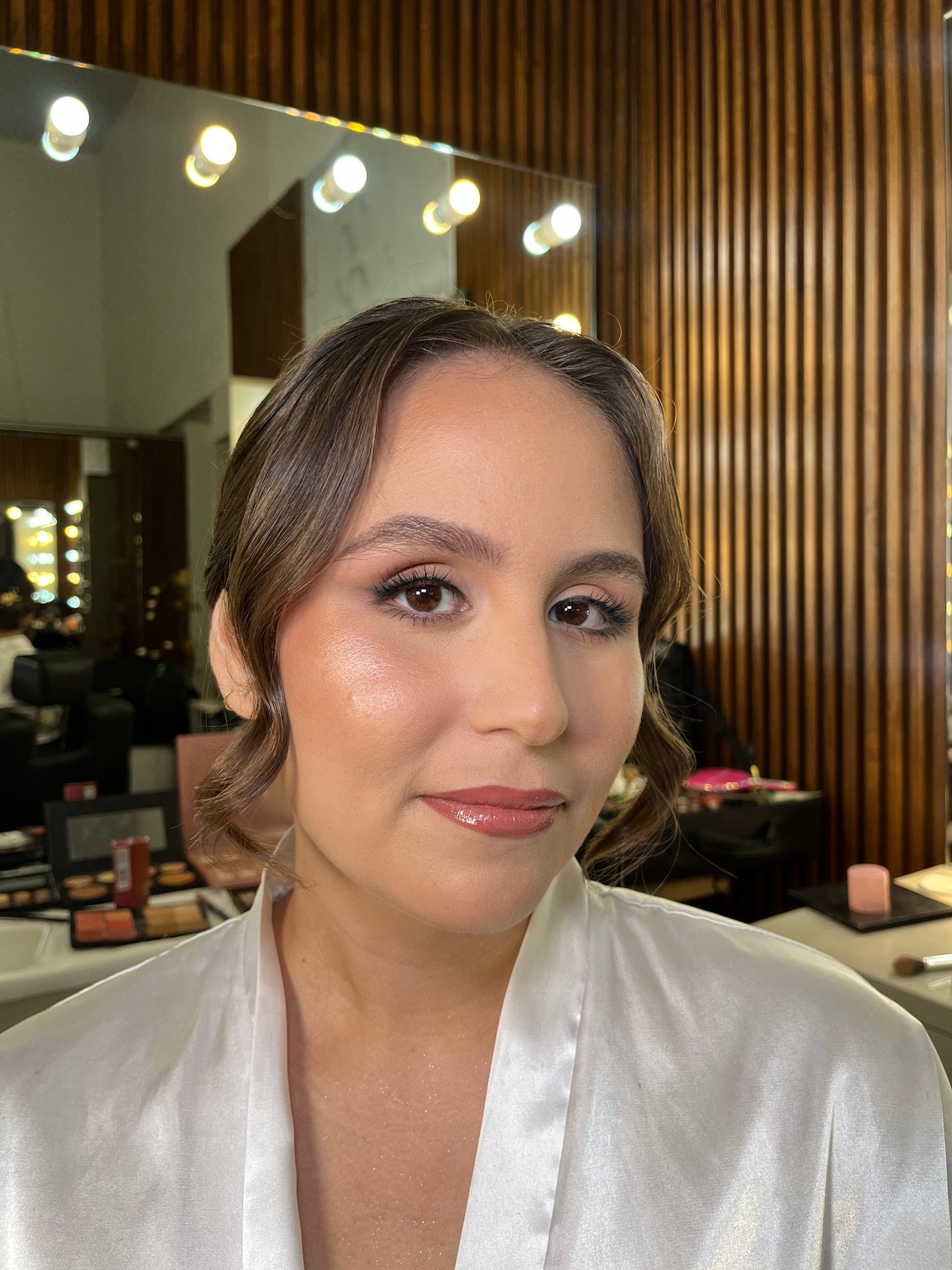 Plan Classic Bride - Maquillaje y Peinado de Novia
