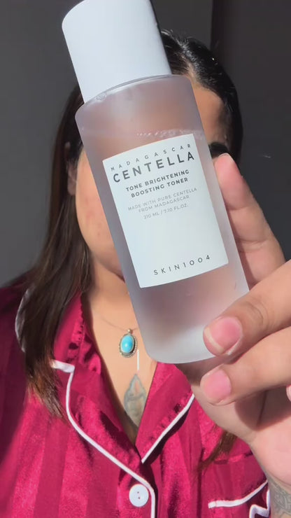Tónico iluminador antimanchas Skin1004 Madagascar Centella Tone Brightening Boosting Toner 210 ml